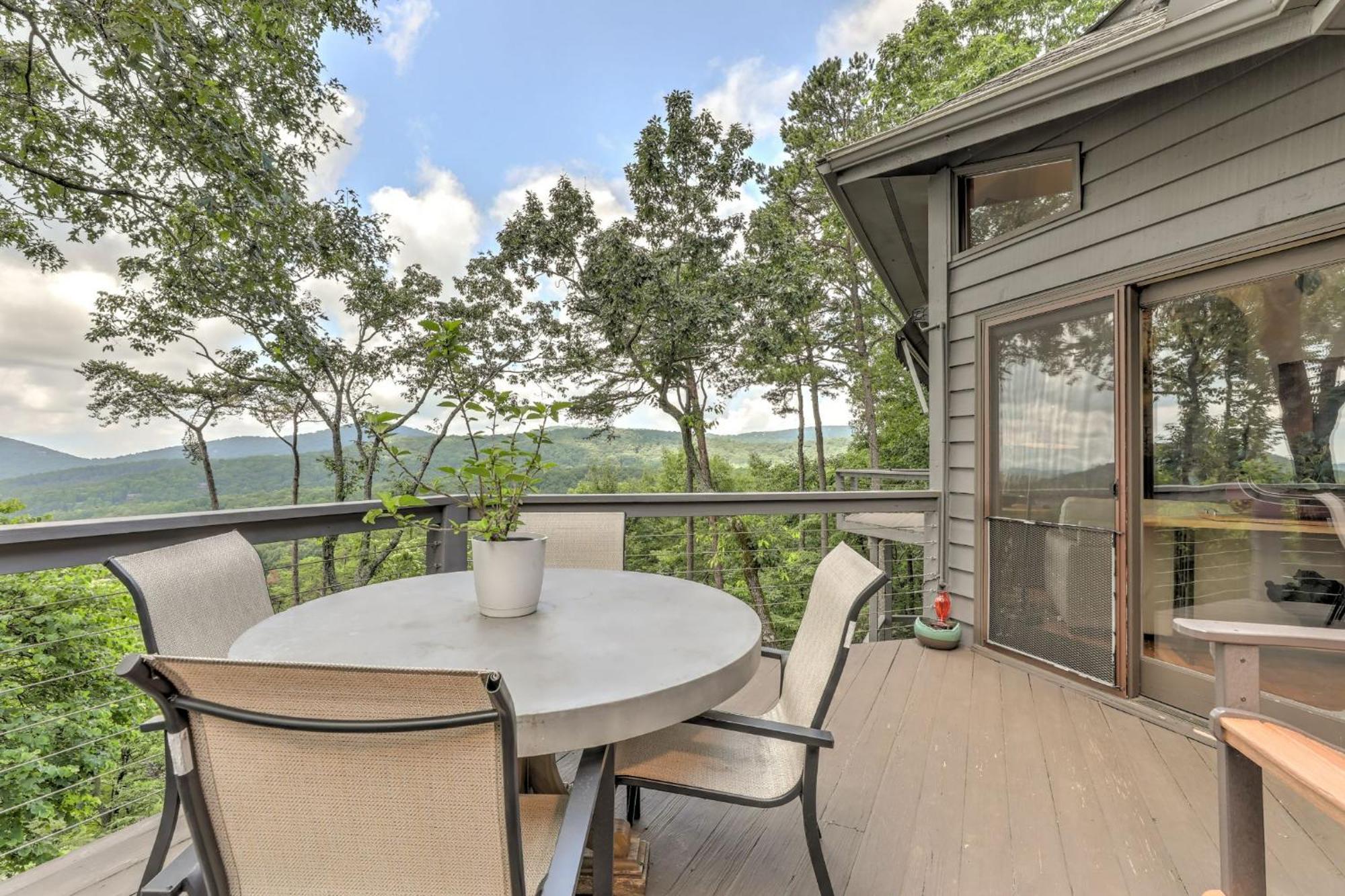 Falken Haus - Relax In Seclusion With Panoramic Lake Views Jasper Extérieur photo