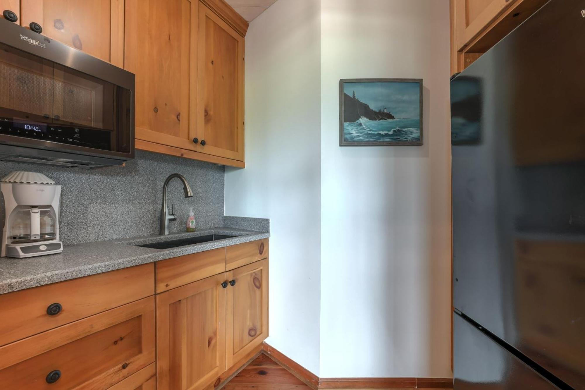 Falken Haus - Relax In Seclusion With Panoramic Lake Views Jasper Extérieur photo