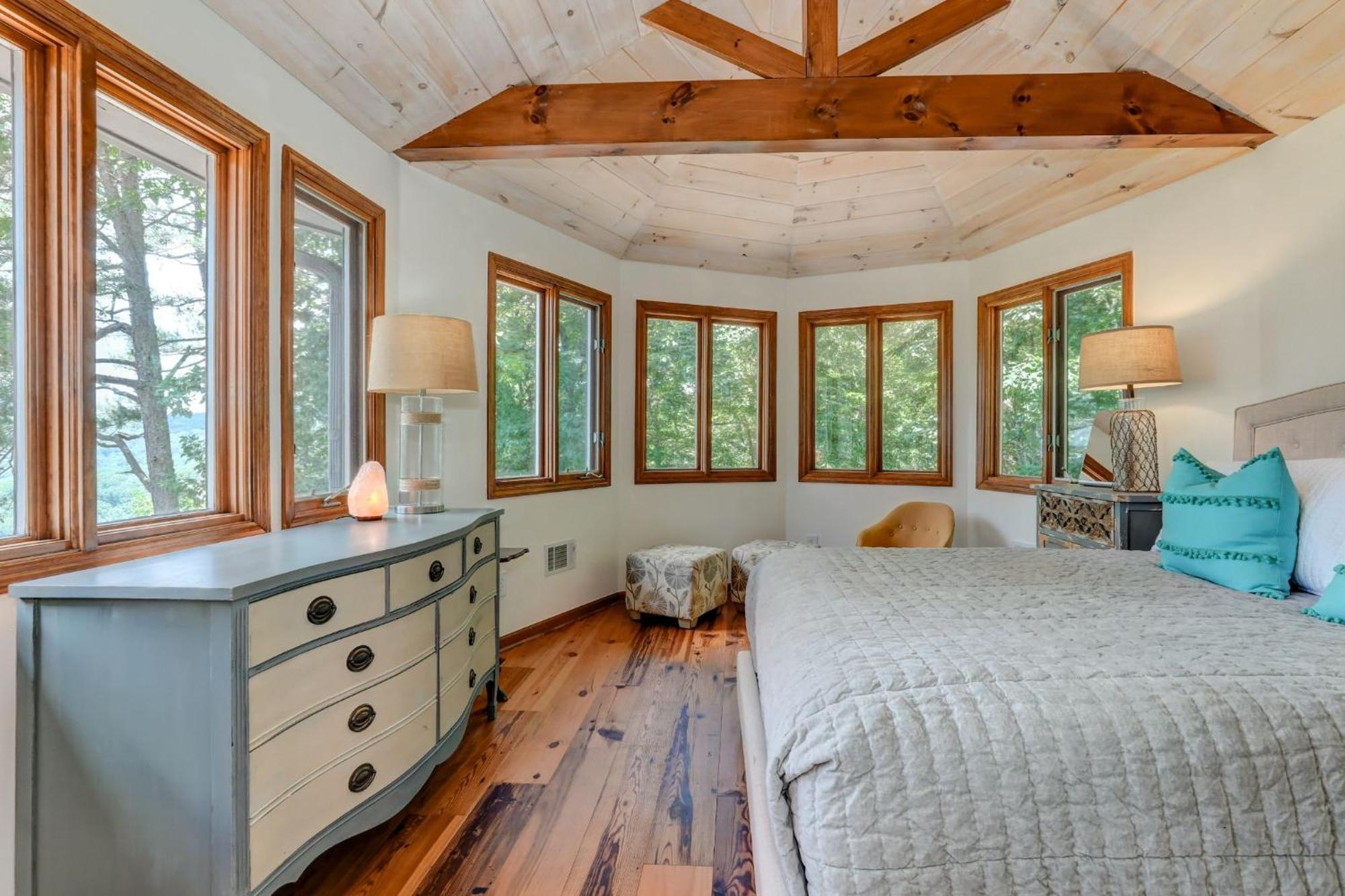 Falken Haus - Relax In Seclusion With Panoramic Lake Views Jasper Extérieur photo