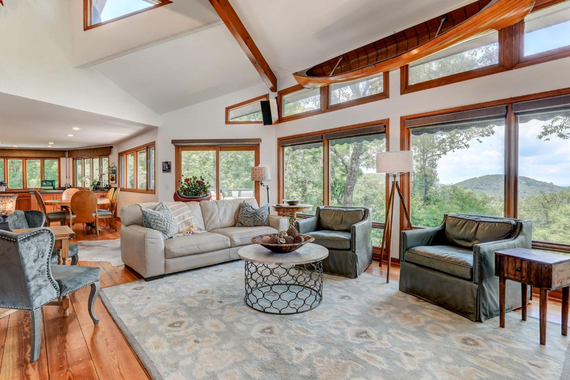 Falken Haus - Relax In Seclusion With Panoramic Lake Views Jasper Extérieur photo